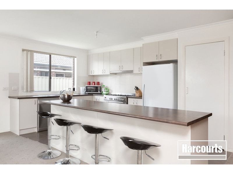 19 Pomegranate Way, Pakenham VIC 3810