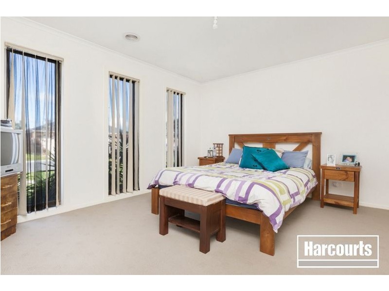 19 Pomegranate Way, Pakenham VIC 3810