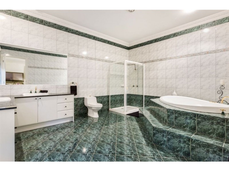 42-43 Caithwill Court, Narre Warren North VIC 3804