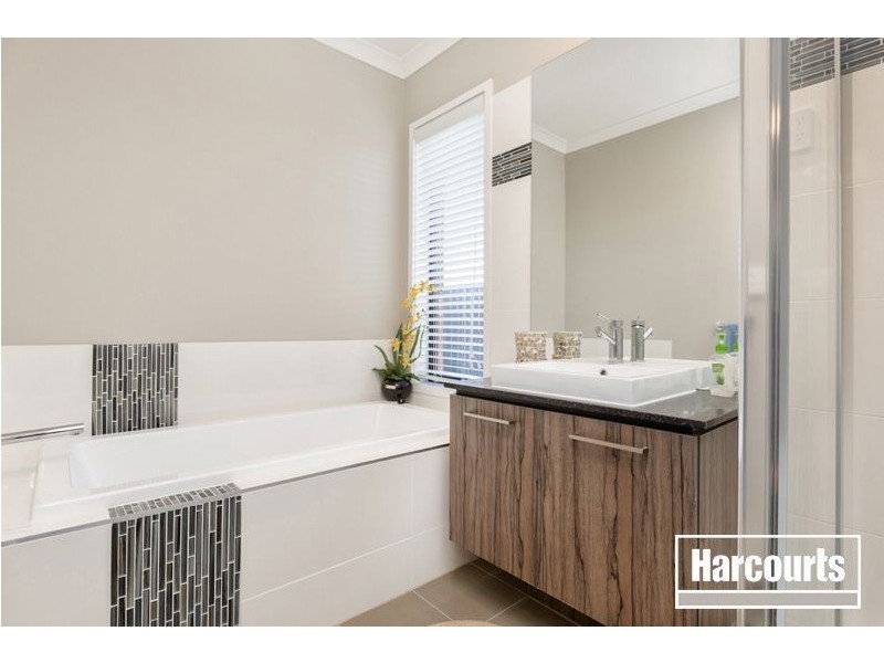 5 Gidran Way, Clyde North VIC 3978