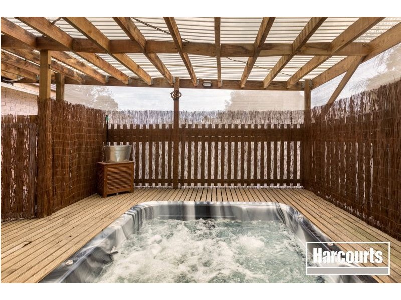 5 Greenlaw Crescent, Berwick VIC 3806