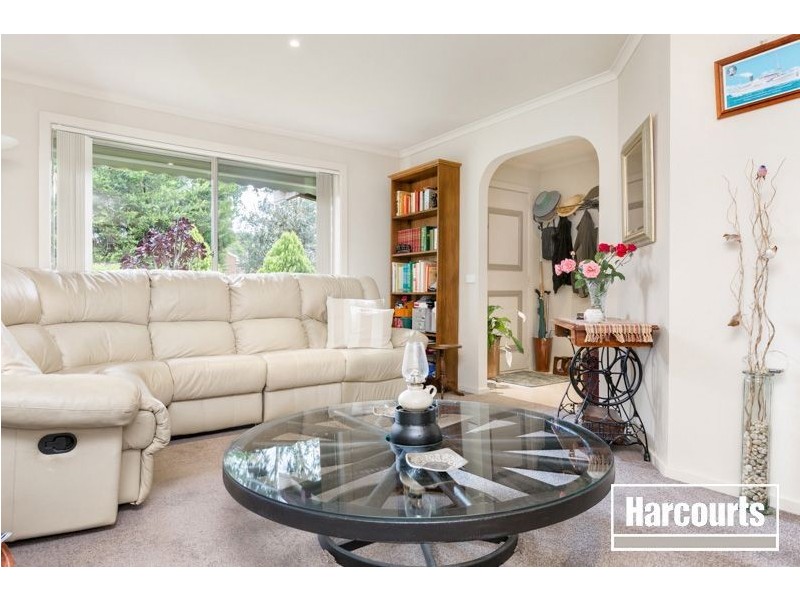 15 Sunnyside Drive, Berwick VIC 3806