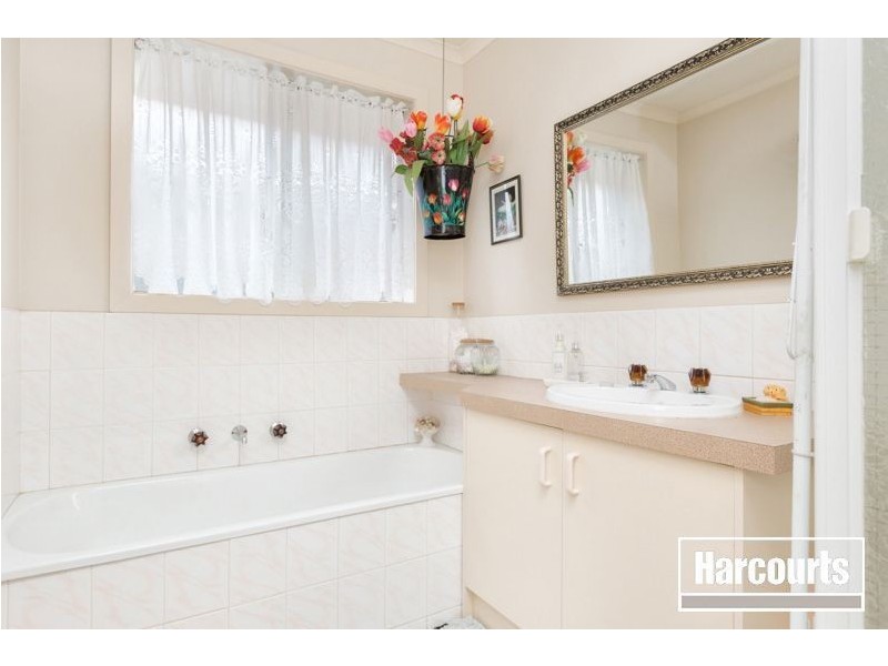 15 Sunnyside Drive, Berwick VIC 3806