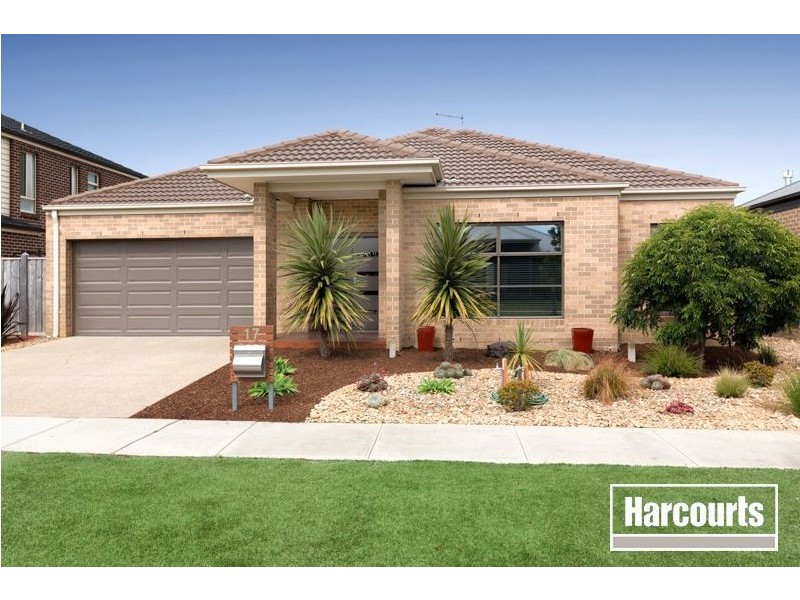 17 Silverleaf Crescent, Officer VIC 3809
