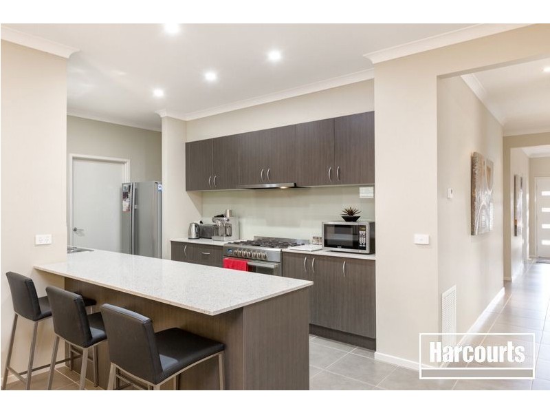 17 Silverleaf Crescent, Officer VIC 3809