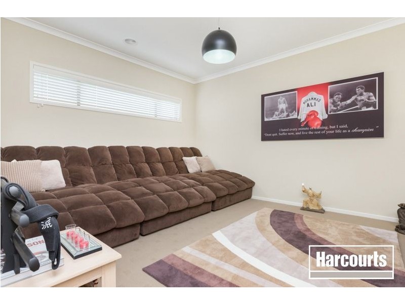 17 Silverleaf Crescent, Officer VIC 3809