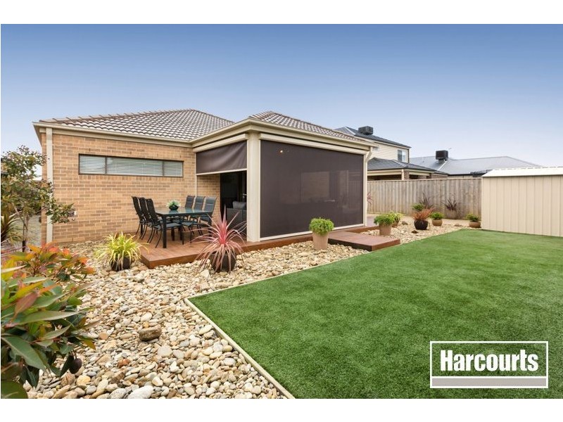 17 Silverleaf Crescent, Officer VIC 3809