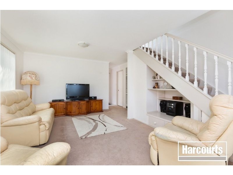 6 Adelong Court, Berwick VIC 3806