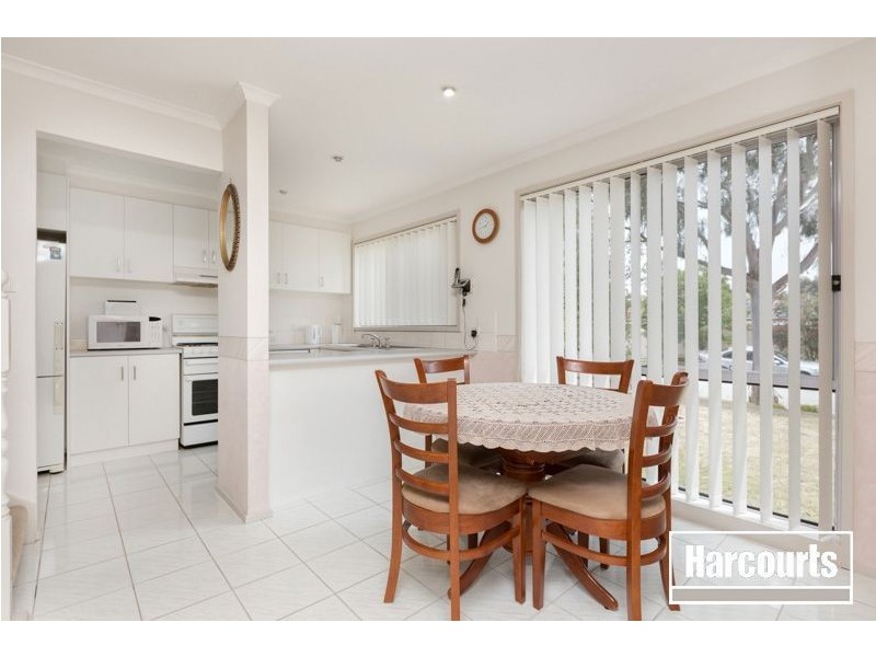 6 Adelong Court, Berwick VIC 3806