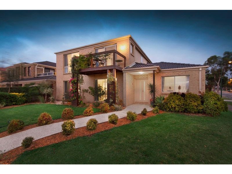 18 Moondarra Drive, Berwick VIC 3806