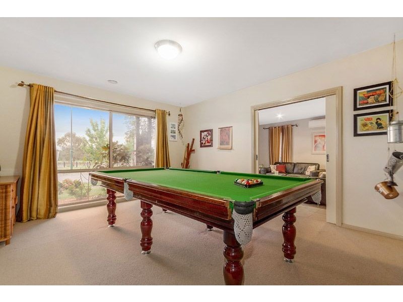 18 Moondarra Drive, Berwick VIC 3806