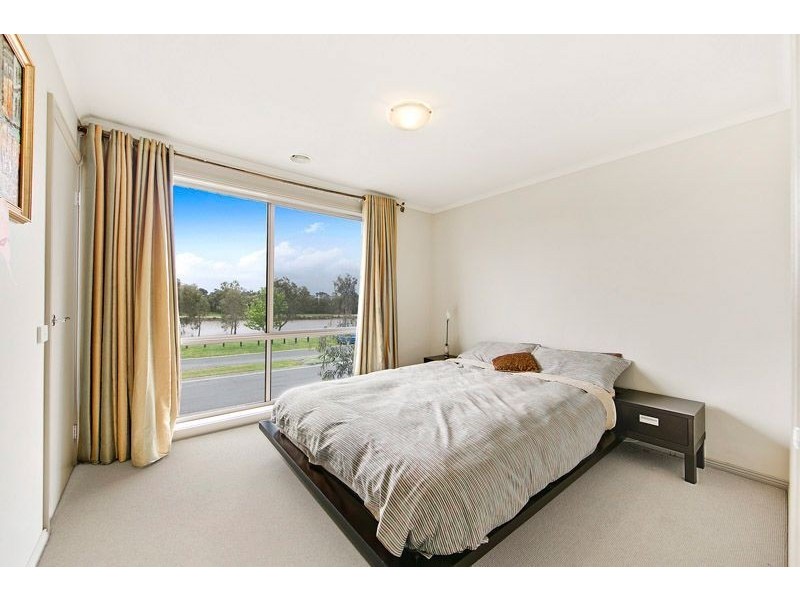 18 Moondarra Drive, Berwick VIC 3806