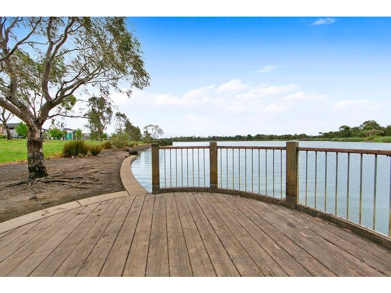 18 Moondarra Drive, Berwick VIC 3806