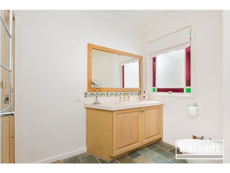 2 Adelaide Close, Berwick VIC 3806