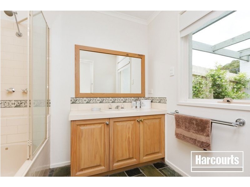 2 Adelaide Close, Berwick VIC 3806