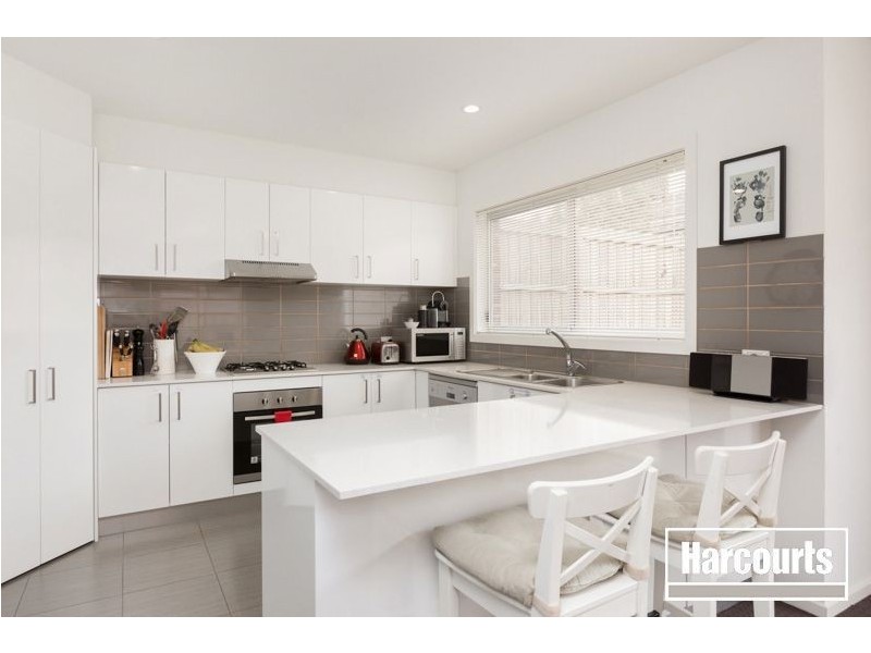 10/30 Golf Links Road, Berwick VIC 3806