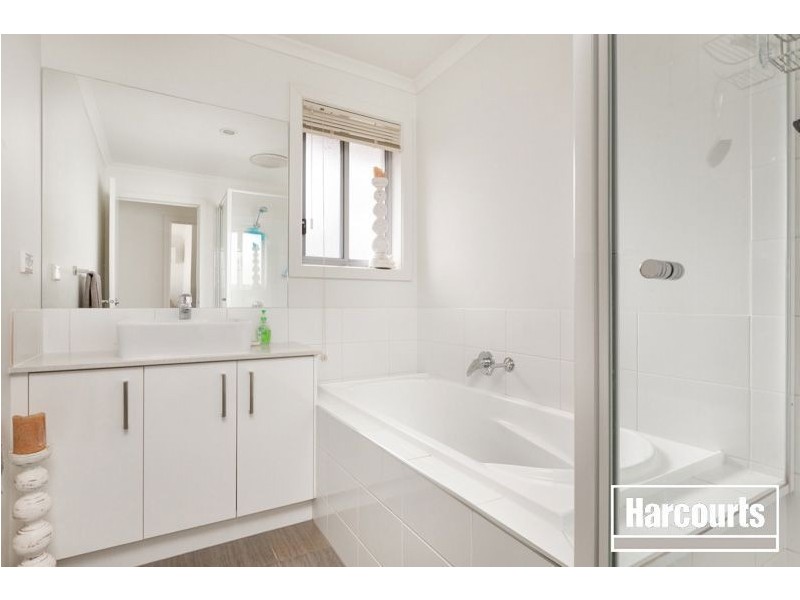 10/30 Golf Links Road, Berwick VIC 3806