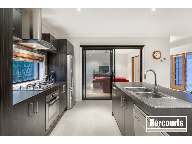 2 Irving Close, Berwick VIC 3806