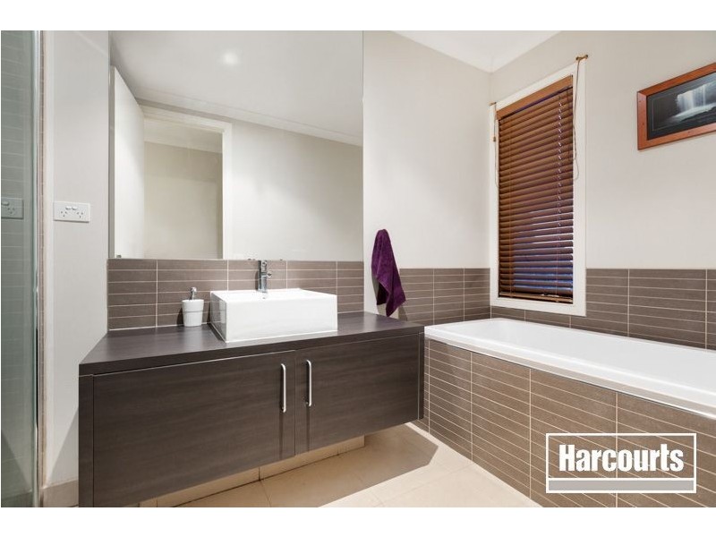 2 Irving Close, Berwick VIC 3806