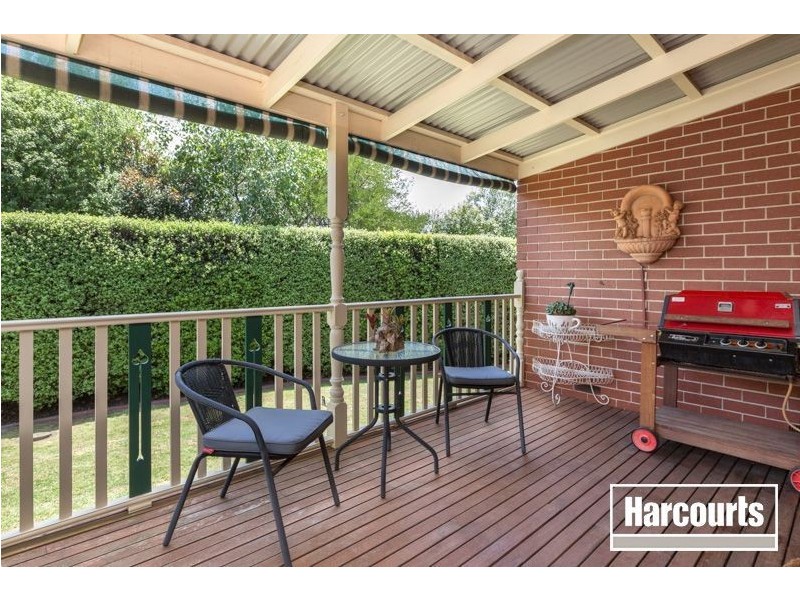 70 St Boswells Avenue, Berwick VIC 3806