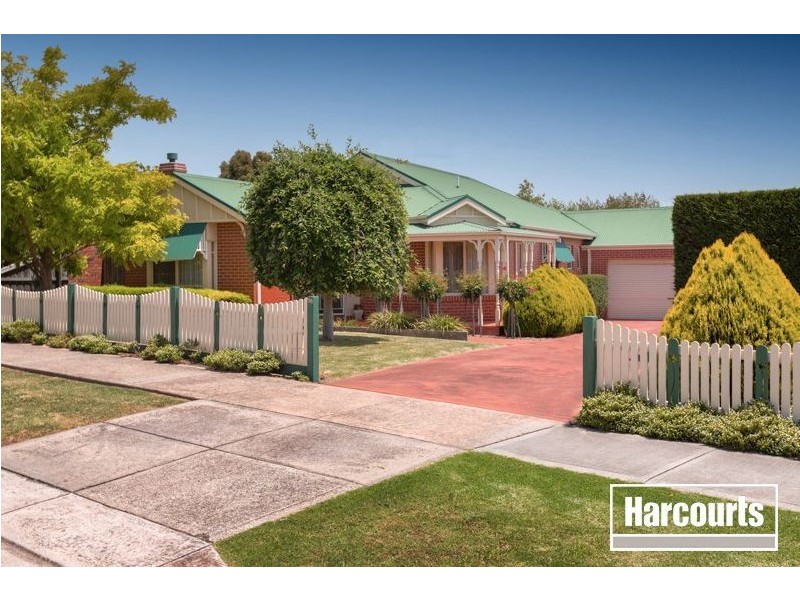70 St Boswells Avenue, Berwick VIC 3806