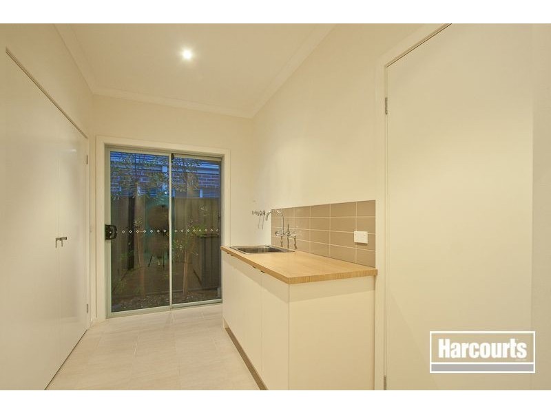 4 Kindred Avenue, Cranbourne North VIC 3977