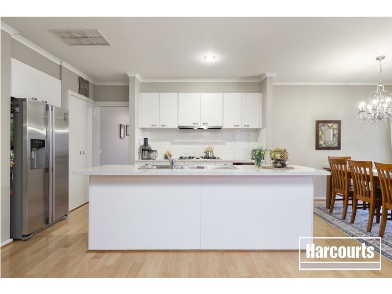 2 Emmett Avenue, Berwick VIC 3806