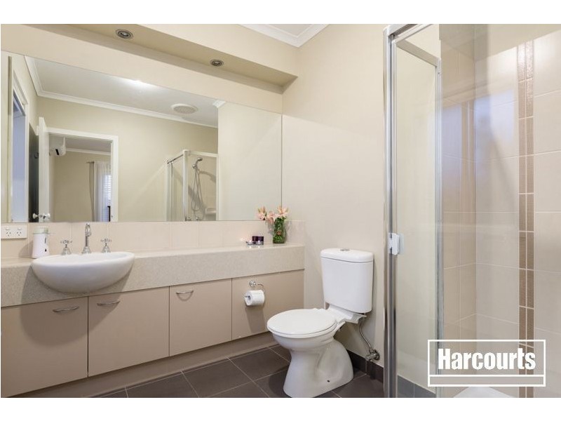 2 Emmett Avenue, Berwick VIC 3806