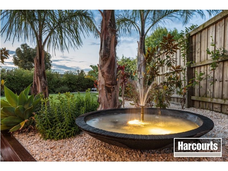 2 Emmett Avenue, Berwick VIC 3806