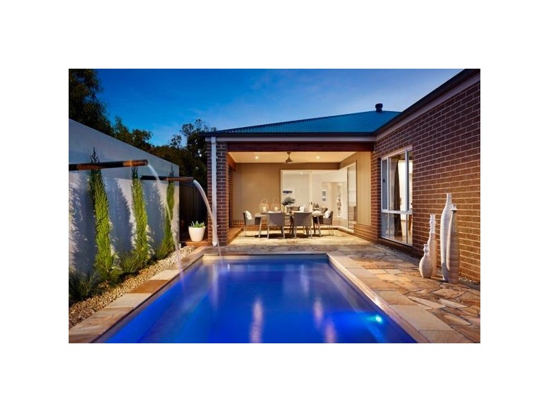 32 Pegasus Road, Cranbourne VIC 3977