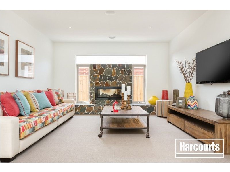 15 Red Maple Drive, Cranbourne VIC 3977