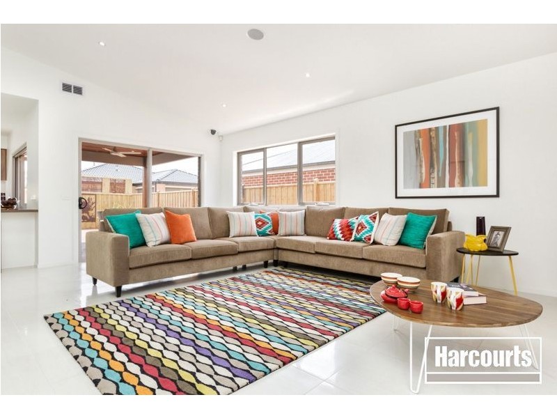 15 Red Maple Drive, Cranbourne VIC 3977