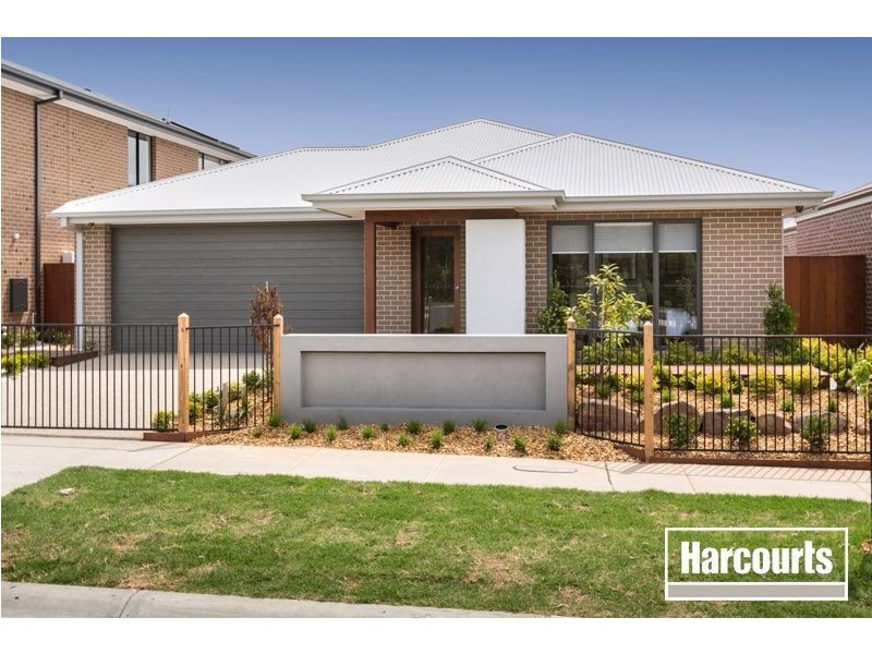 13 Red Maple Drive, Cranbourne VIC 3977