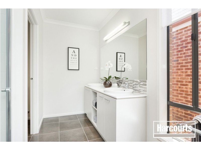 13 Red Maple Drive, Cranbourne VIC 3977