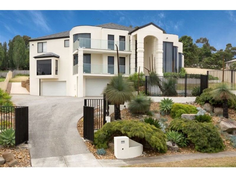 10 Hill Edge Court, Lysterfield South VIC 3156