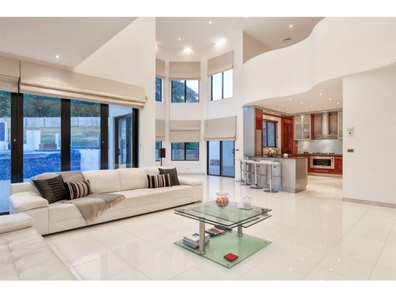 10 Hill Edge Court, Lysterfield South VIC 3156