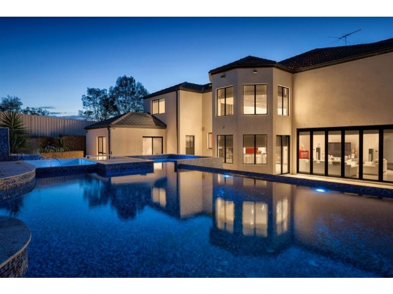 10 Hill Edge Court, Lysterfield South VIC 3156