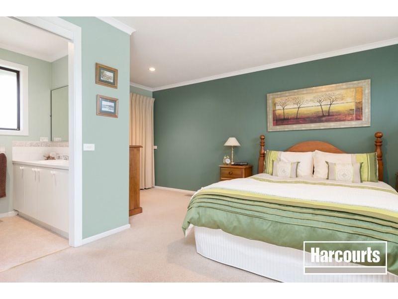 4 Willis Close, Hampton Park VIC 3976