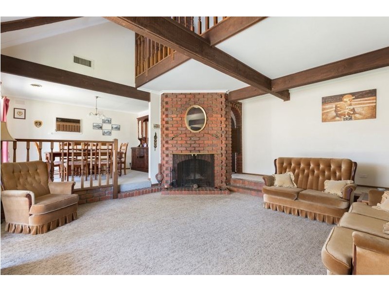 18 Greystoke Court, Berwick VIC 3806