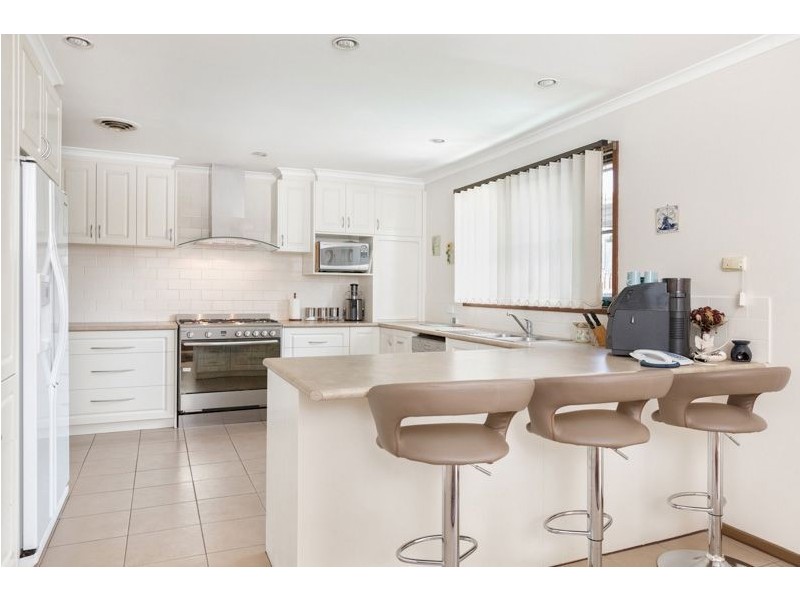 18 Greystoke Court, Berwick VIC 3806