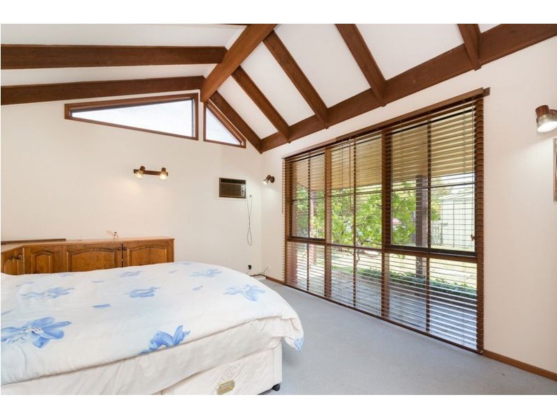 18 Greystoke Court, Berwick VIC 3806