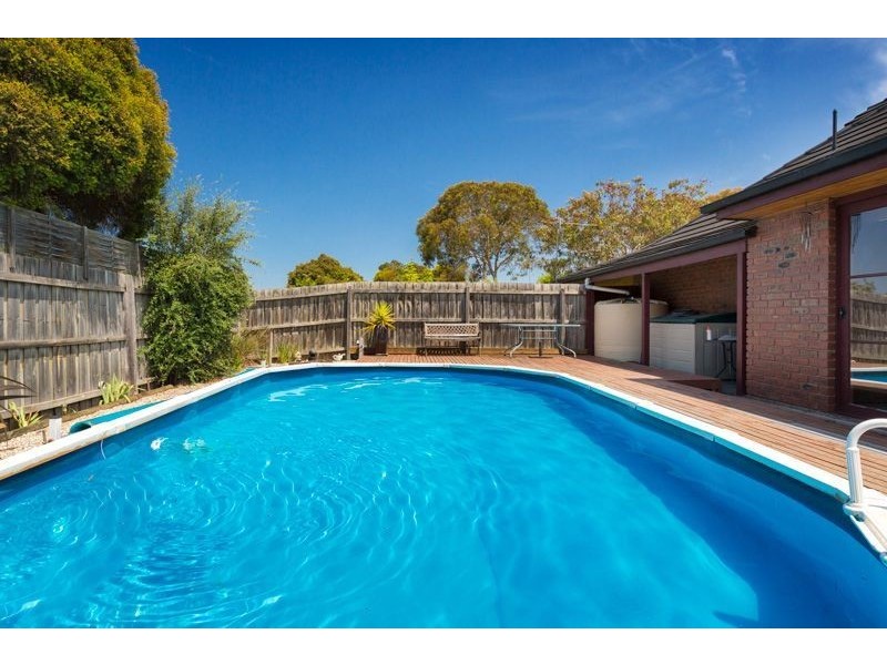18 Greystoke Court, Berwick VIC 3806
