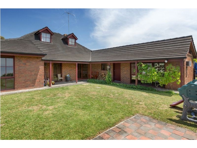 18 Greystoke Court, Berwick VIC 3806