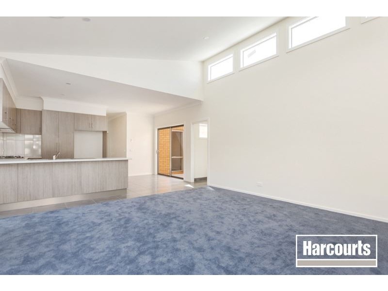 1/14 Carabott Place, Berwick VIC 3806