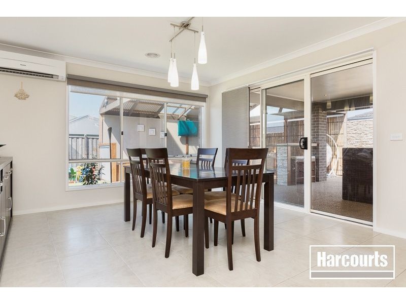 33 Gallery Way, Pakenham VIC 3810