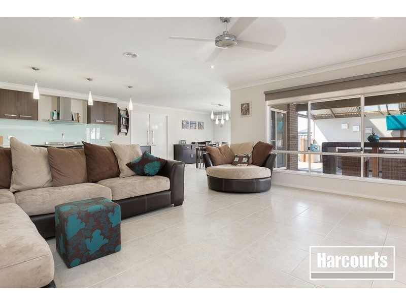 33 Gallery Way, Pakenham VIC 3810