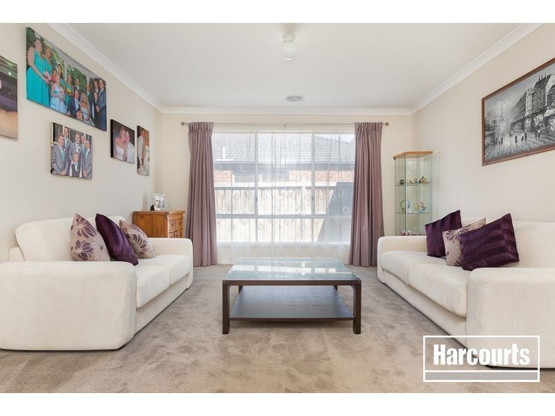 33 Gallery Way, Pakenham VIC 3810