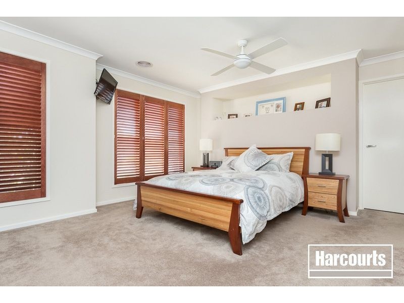 33 Gallery Way, Pakenham VIC 3810