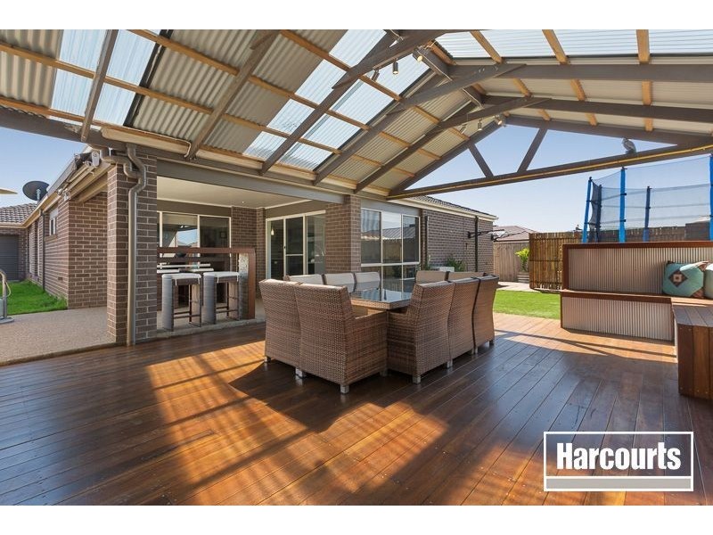 33 Gallery Way, Pakenham VIC 3810