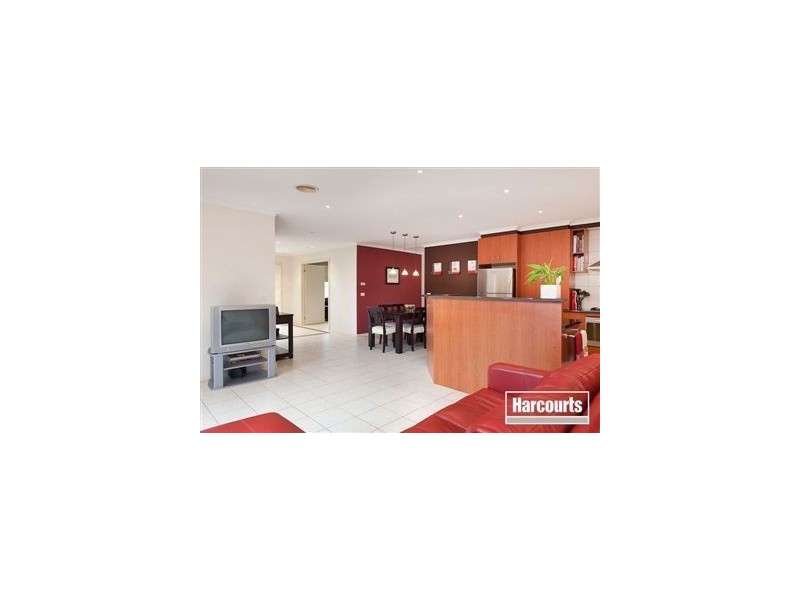 8 Prime Court, Berwick VIC 3806